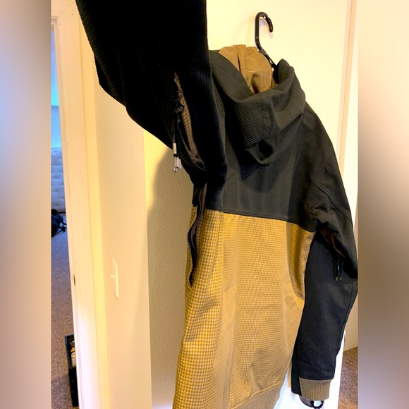 Holden Ski & Snowboard Shell Jacket - Picture 3 of 7